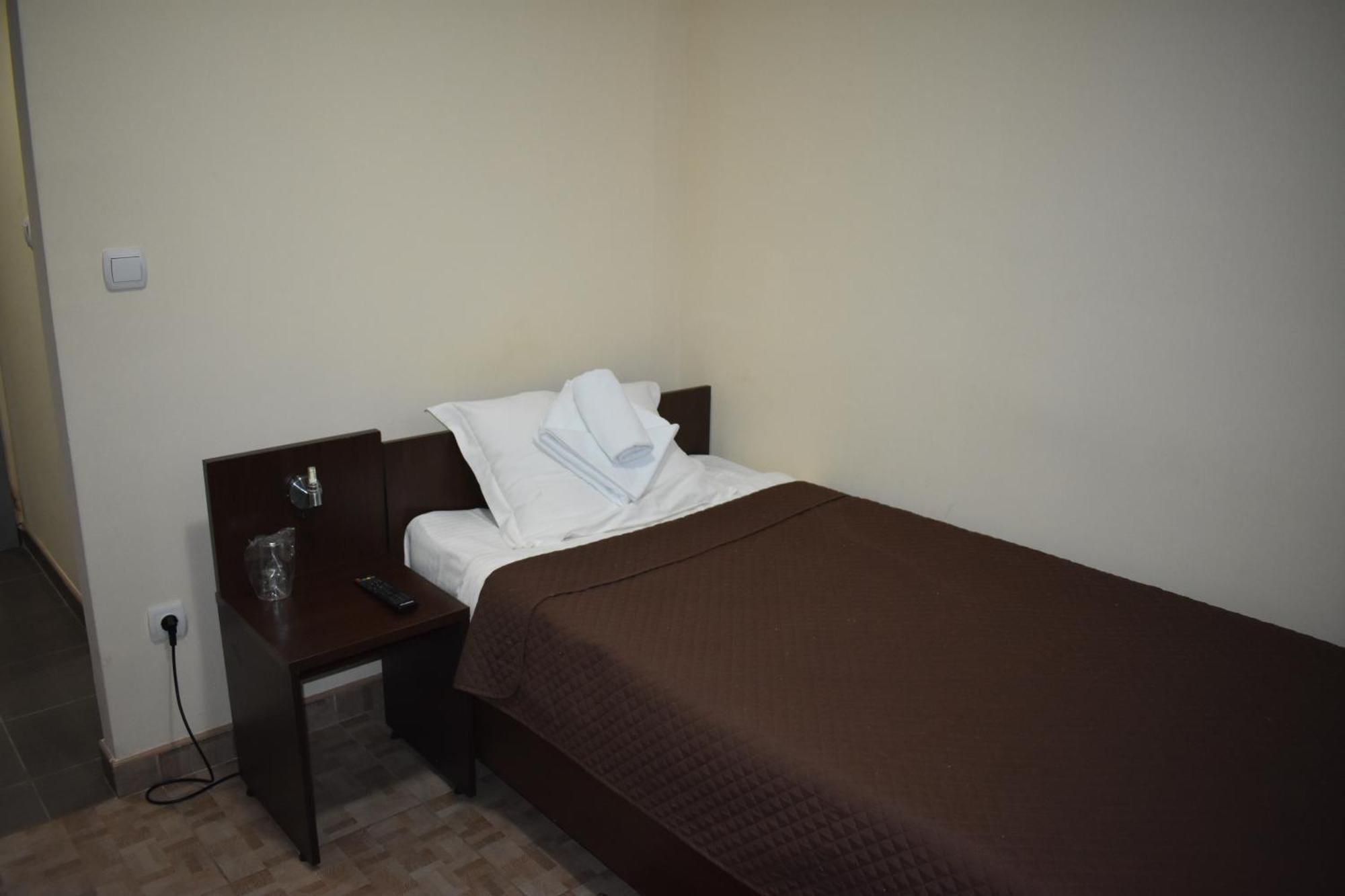 Garni Hotel Lion Jagodina Exterior photo