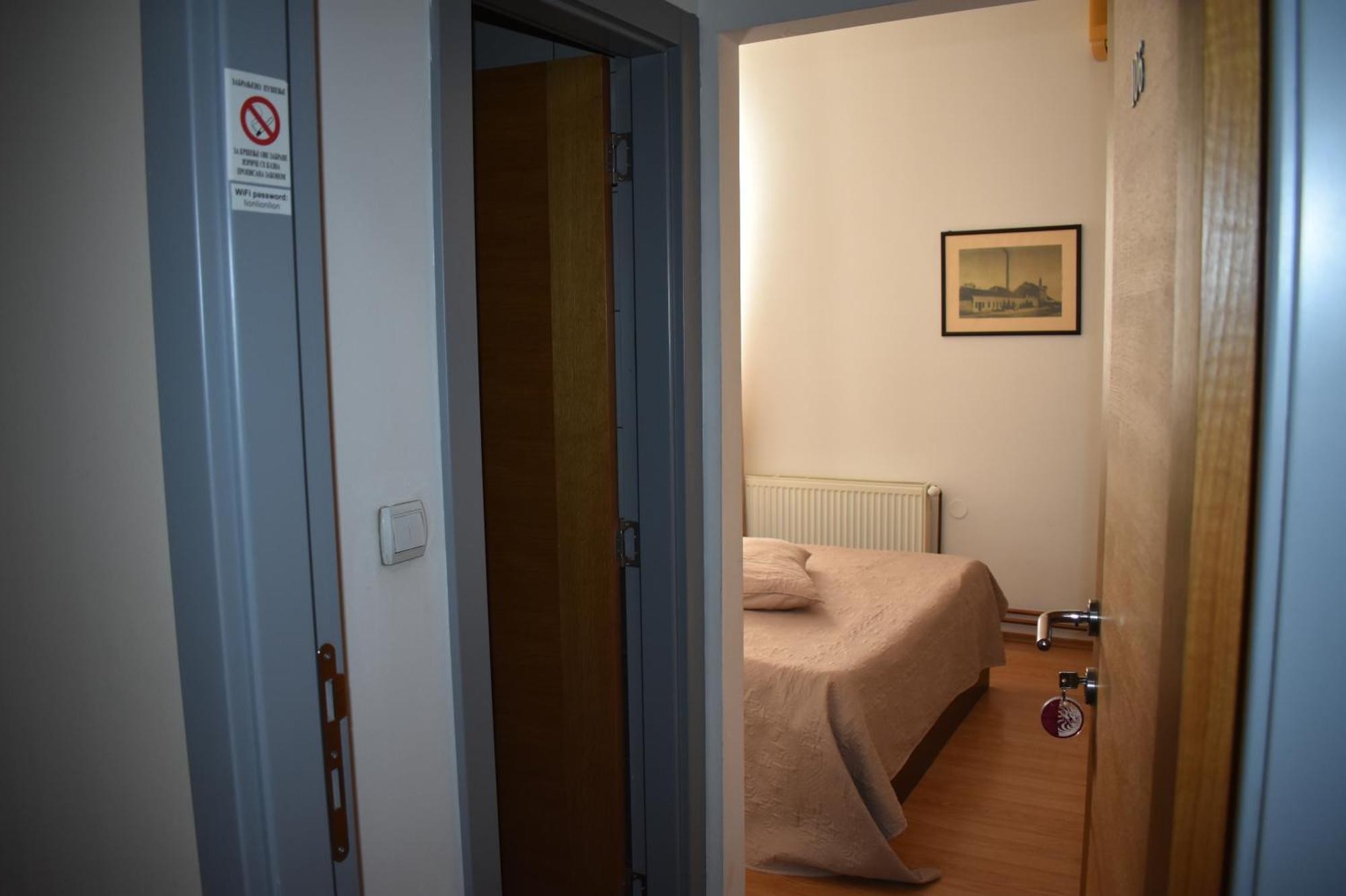 Garni Hotel Lion Jagodina Exterior photo